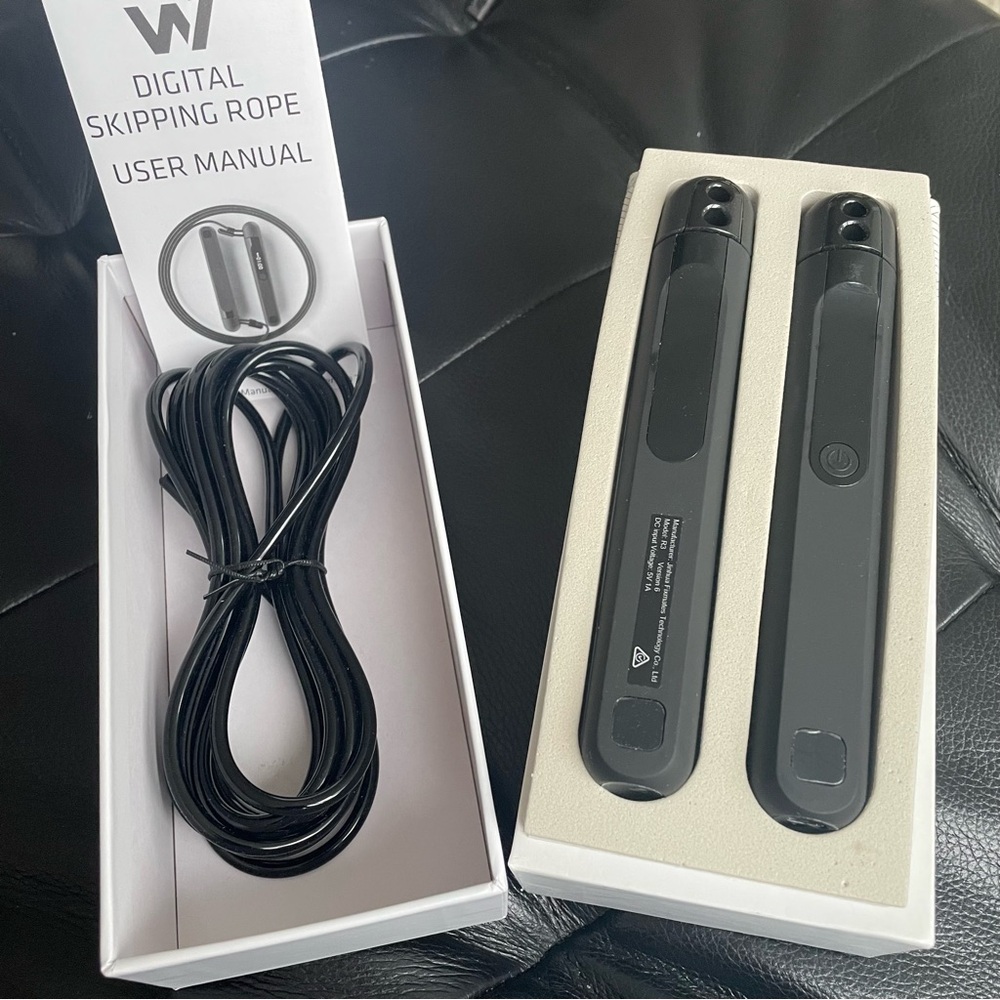 NWOT W Digital Skipping Rope - Picture 2 of 2